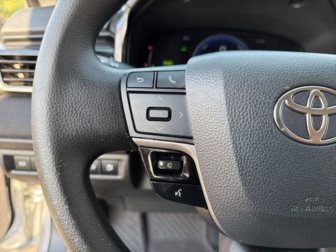 Used 2025 Toyota Camry LE FWD image 16