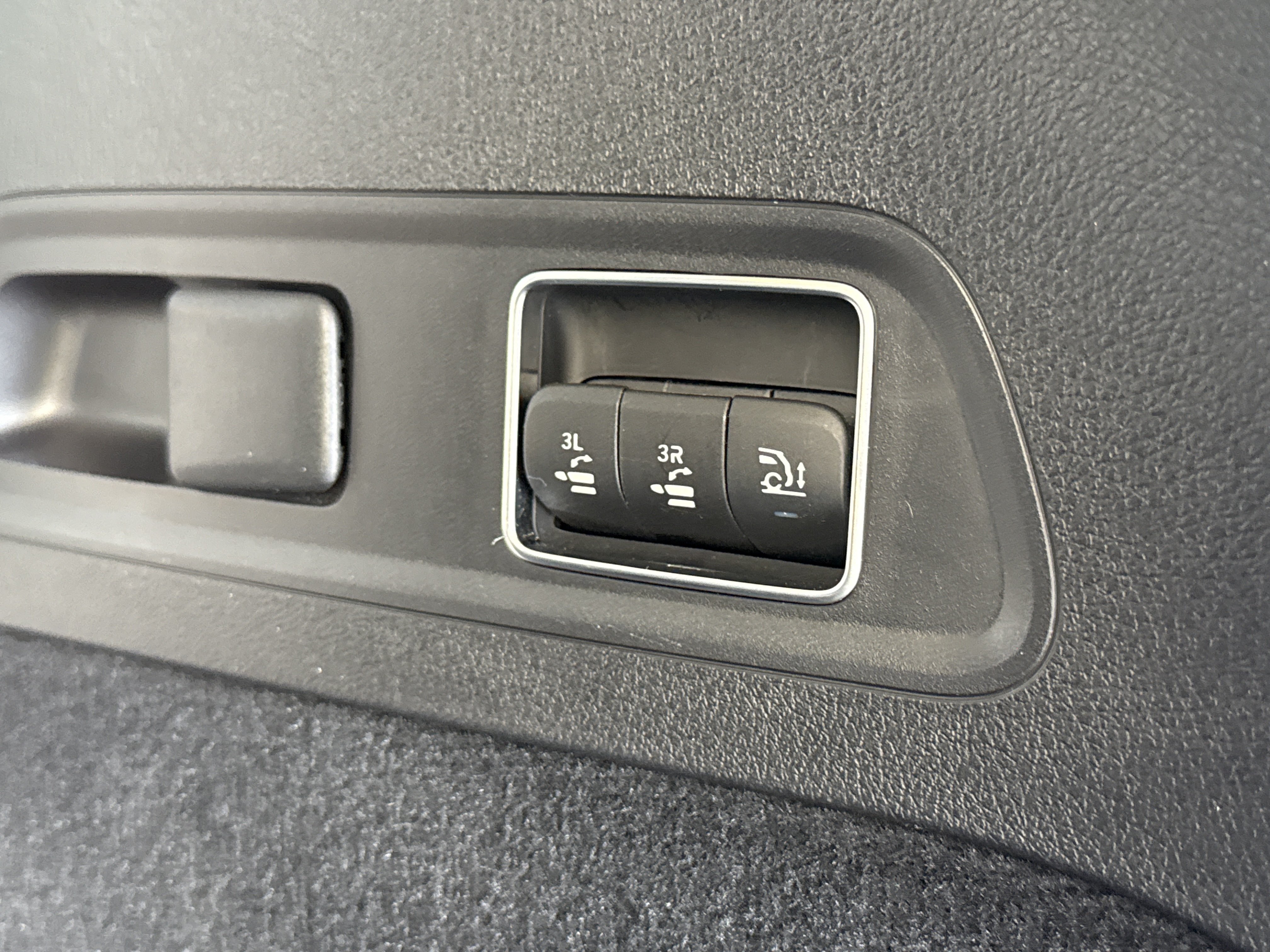 Certified 2024 Mercedes-Benz GLS 450 4MATIC image 12