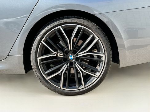 Used 2022 BMW 530i w/ M Sport Package image 11