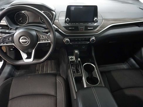 Used 2024 Nissan Altima 2.5 SV image 18