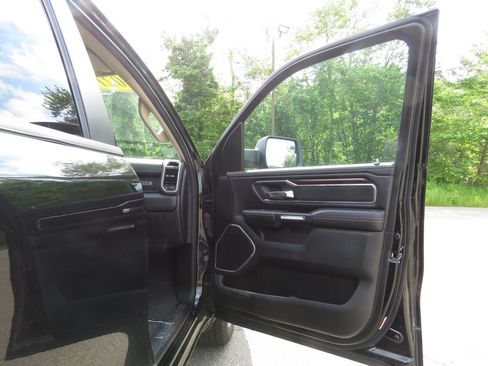 Used 2021 RAM 1500 Laramie AWD/4WD image 12