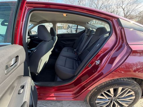 Used 2025 Nissan Altima 2.5 SV image 25