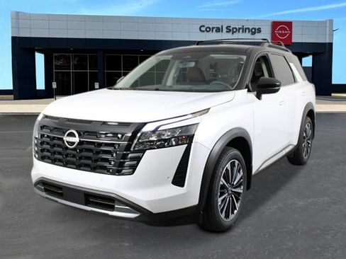 New 2026 Nissan Pathfinder Platinum FWD image 1