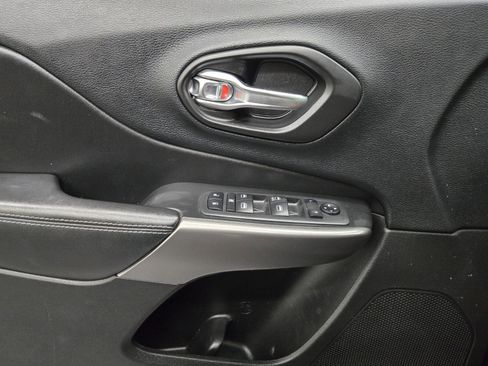 Used 2020 Jeep Cherokee Latitude image 15