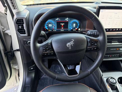 Used 2025 Ford Bronco Sport Outer Banks w/ Outer Banks Tech Package+ AWD/4WD image 9