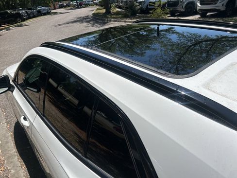 Used 2021 Buick Envision Essence w/ Sport Touring Package image 10