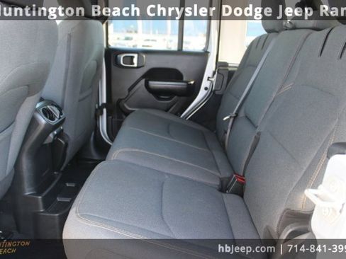 Used 2024 Jeep Wrangler Unlimited image 42