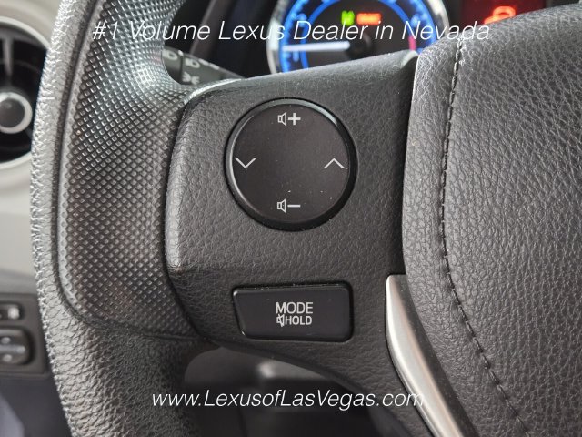 Used 2017 Toyota Corolla LE FWD image 29