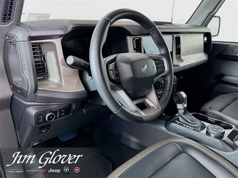 Used 2025 Ford Bronco Outer Banks image 25