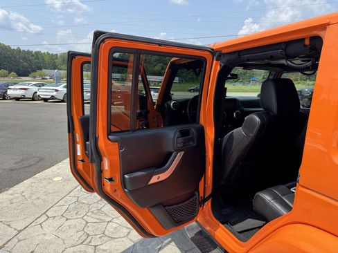 Used 2012 Jeep Wrangler Unlimited Sahara w/ Connectivity Group AWD/4WD image 7
