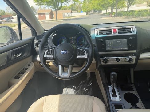 Used 2016 Subaru Outback 2.5i Premium AWD/4WD image 10