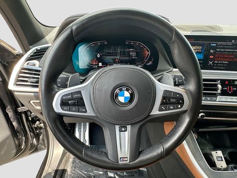 Used 2022 BMW X5 xDrive40i w/ M Sport Package image 11
