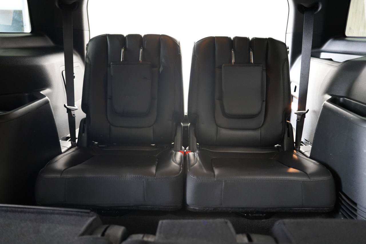 Used 2018 Ford Explorer XLT w/ Equipment Group 202A AWD/4WD image 39