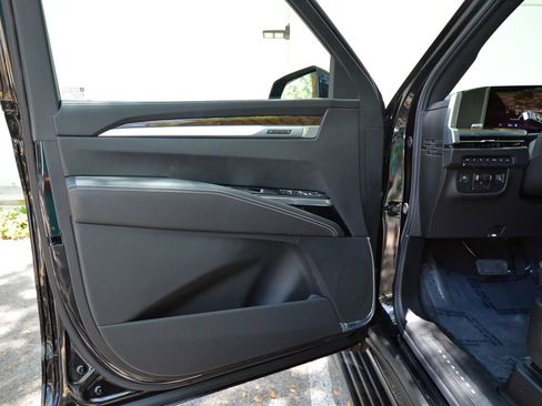 Used 2026 Cadillac Escalade Platinum Sport w/ LPO, ONYX Package AWD/4WD image 27