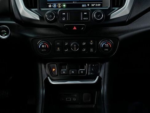 Used 2020 GMC Terrain SLT image 34