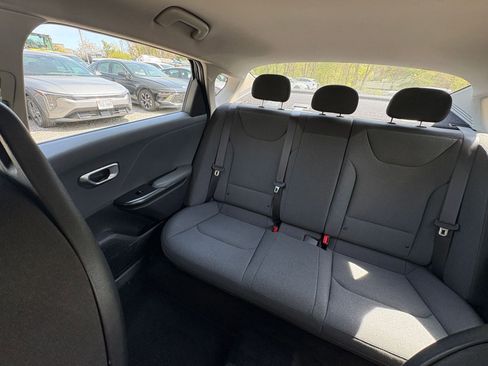 Used 2025 Kia K4 FWD image 37