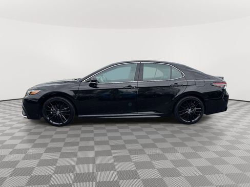 Used 2023 Toyota Camry XSE FWD image 4