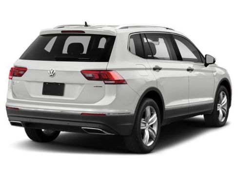 Used 2018 Volkswagen Tiguan SEL Premium AWD/4WD image 2