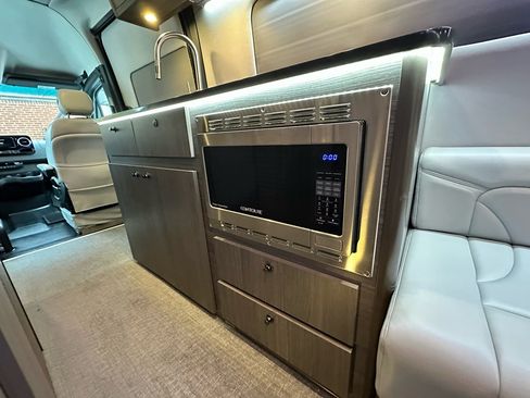 Used 2024 Mercedes-Benz Sprinter 3500 image 43