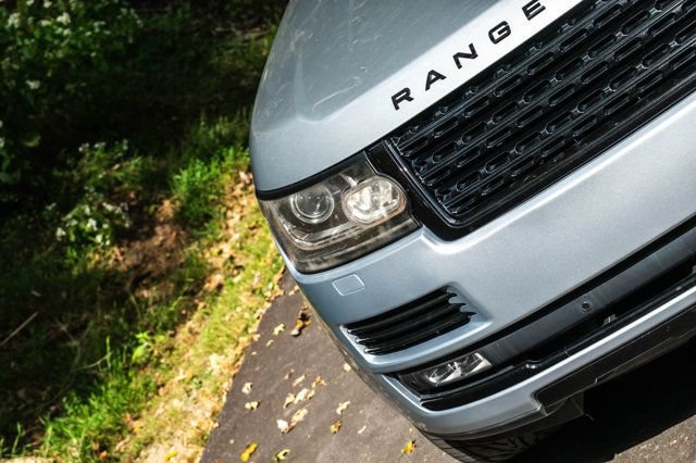 Used 2017 Land Rover Range Rover Supercharged AWD/4WD image 2