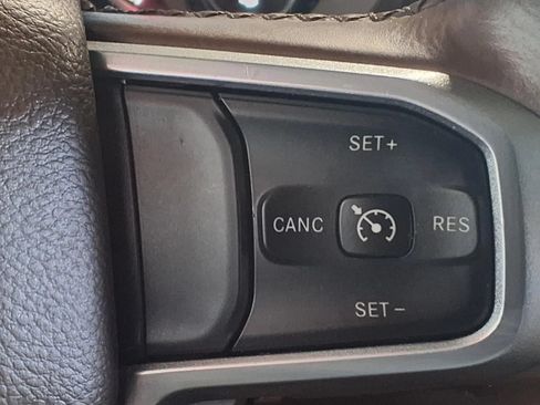 Used 2019 RAM 1500 Laramie AWD/4WD image 26