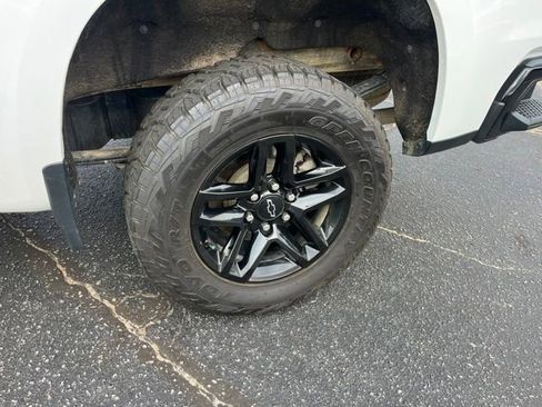 Used 2022 Chevrolet Silverado 1500 LT Trail Boss w/ Convenience Package II AWD/4WD image 27