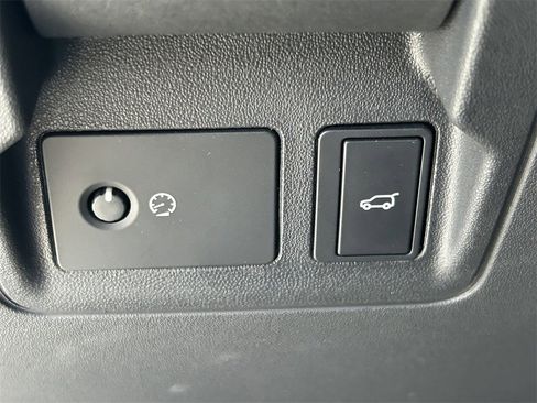 Used 2025 Land Rover Range Rover Velar Dynamic SE image 30