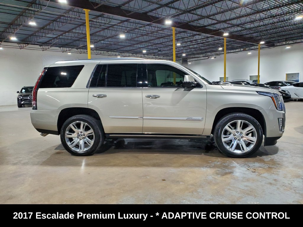 Used 2017 Cadillac Escalade Premium Luxury AWD/4WD image 5