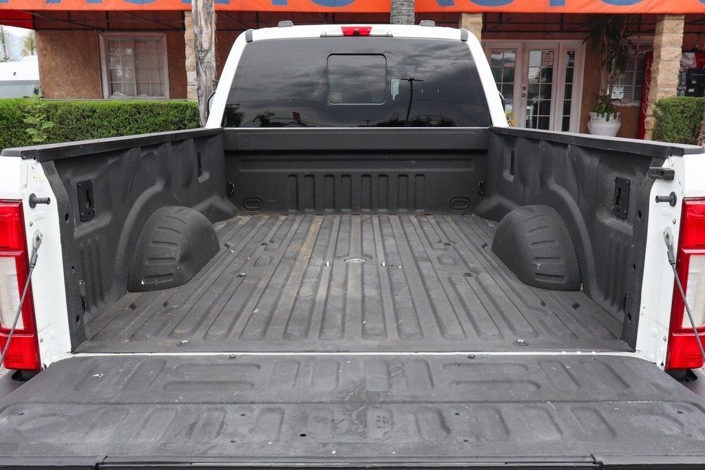 Used 2022 Ford F250 Platinum w/ FX4 Off-Road Package AWD/4WD image 9