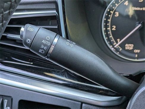 New 2025 Cadillac XT6 Luxury image 28