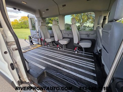 Used 2019 Ford Transit 150 XL RWD image 4