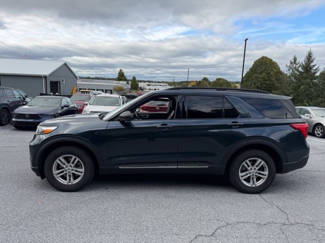 Used 2022 Ford Explorer XLT w/ Equipment Group 202A AWD/4WD image 4