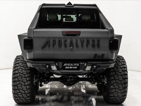 Used 2025 Jeep Gladiator Sport image 32