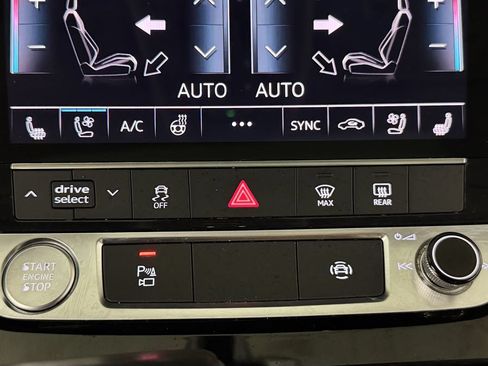 Used 2019 Audi Q8 Premium Plus w/ Premium Plus AWD/4WD image 25