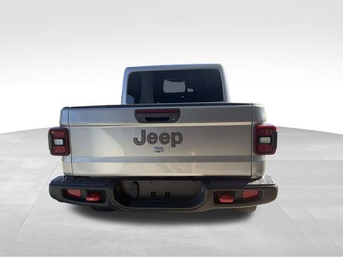 Used 2020 Jeep Gladiator Rubicon AWD/4WD image 3