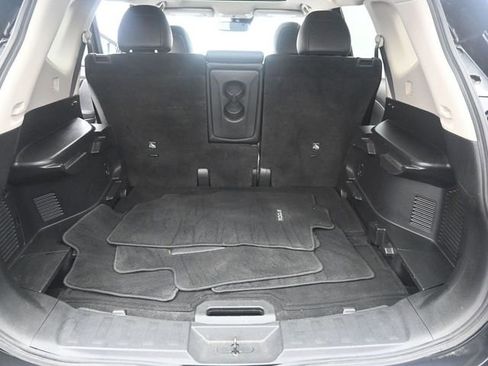 Used 2017 Nissan Rogue SL w/ SL Premium Package image 28