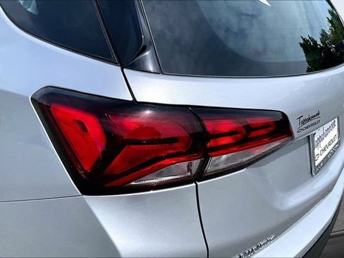 Used 2022 Chevrolet Equinox LS FWD image 22