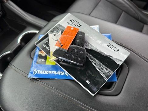 Used 2023 Chevrolet Suburban High Country image 5