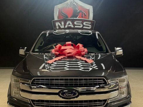 Used 2019 Ford F150 Lariat w/ Equipment Group 502A Luxury AWD/4WD image 9