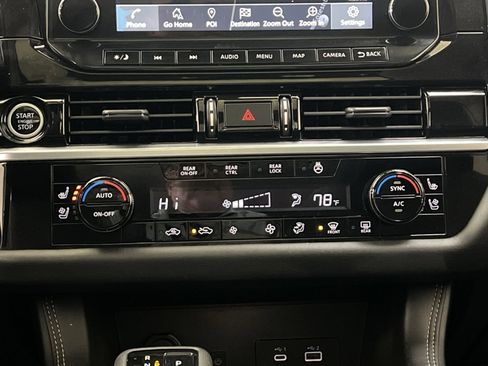 Used 2023 Nissan Pathfinder Platinum image 19