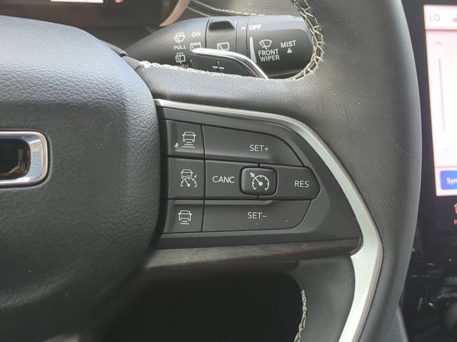 Used 2024 Jeep Grand Cherokee Limited AWD/4WD image 33