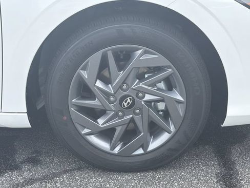 New 2026 Hyundai Elantra Hybrid FWD image 14