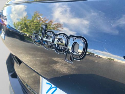 Used 2023 Jeep Grand Cherokee L Laredo RWD image 30