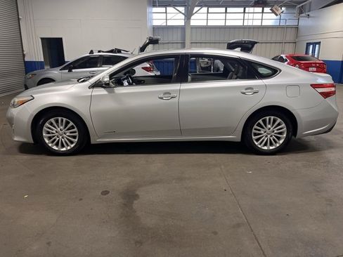 Used 2013 Toyota Avalon Limited image 6
