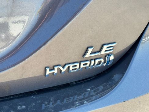 Used 2022 Toyota Camry LE image 3