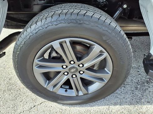 Used 2023 Ford F150 Lariat w/ Equipment Group 502A High image 9