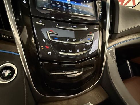 Used 2019 Cadillac Escalade Luxury image 28