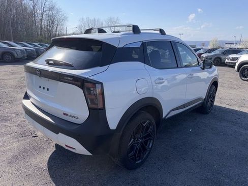 New 2026 Nissan Kicks SR w/ Cold Weather Package AWD/4WD image 5