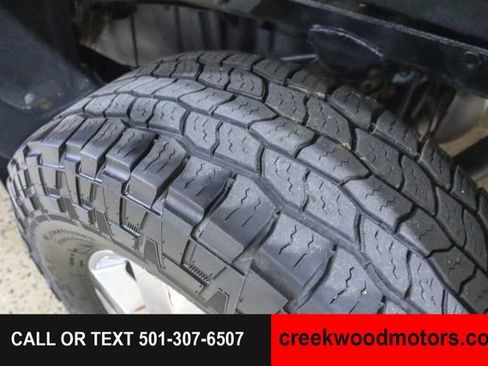 Used 2019 GMC Sierra 2500 SLT w/ Duramax Plus Package AWD/4WD image 12