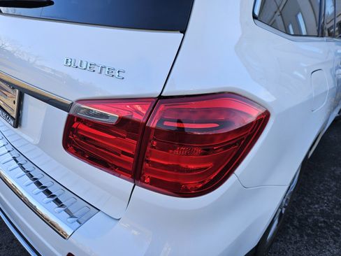 Used 2014 Mercedes-Benz GL 350 BlueTEC 4MATIC image 12